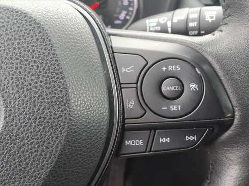 Used 2021 Toyota RAV4 XLE image 18