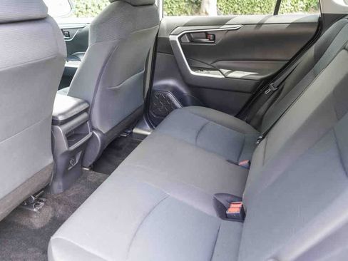 Used 2021 Toyota RAV4 LE w/ Carpet Mat Package (TMS) FWD image 24