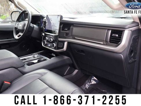 Used 2024 Ford Expedition XLT image 30