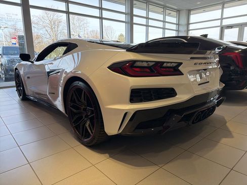 Used 2023 Chevrolet Corvette Z06 image 4