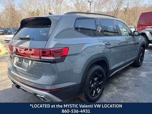 Used 2024 Volkswagen Atlas Peak Edition SEL image 7