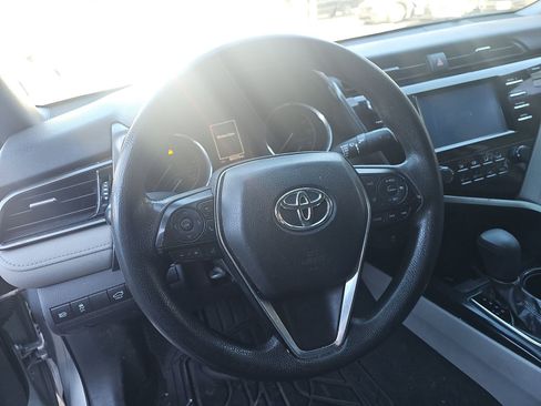 Used 2019 Toyota Camry LE image 10