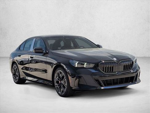 New 2026 BMW 530i xDrive w/ M Sport Package AWD/4WD image 7