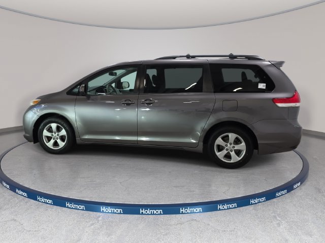 Used 2014 Toyota Sienna LE FWD image 9