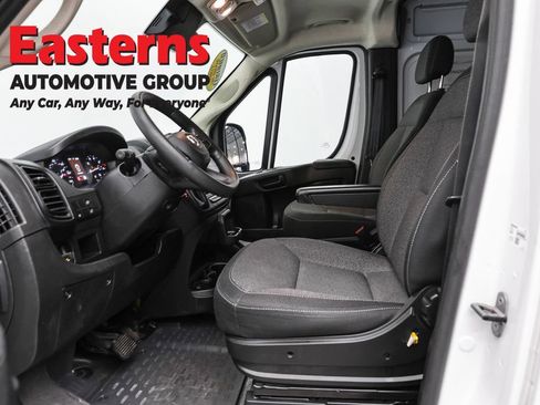 Used 2025 RAM ProMaster 2500 w/ Convenience Group FWD image 14