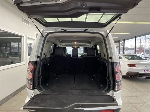 Used 2016 Land Rover LR4 HSE image 24