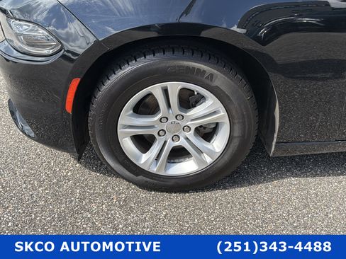 Used 2022 Dodge Charger SXT RWD image 9