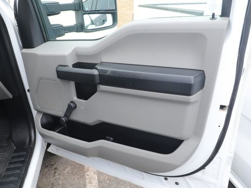 Used 2018 Ford F350 XL w/ XL Value Package image 12