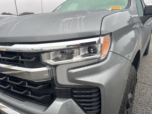 Used 2024 Chevrolet Silverado 1500 LT image 6