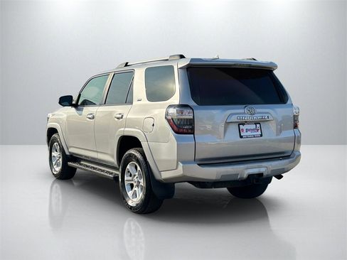 Used 2022 Toyota 4Runner SR5 Premium image 7