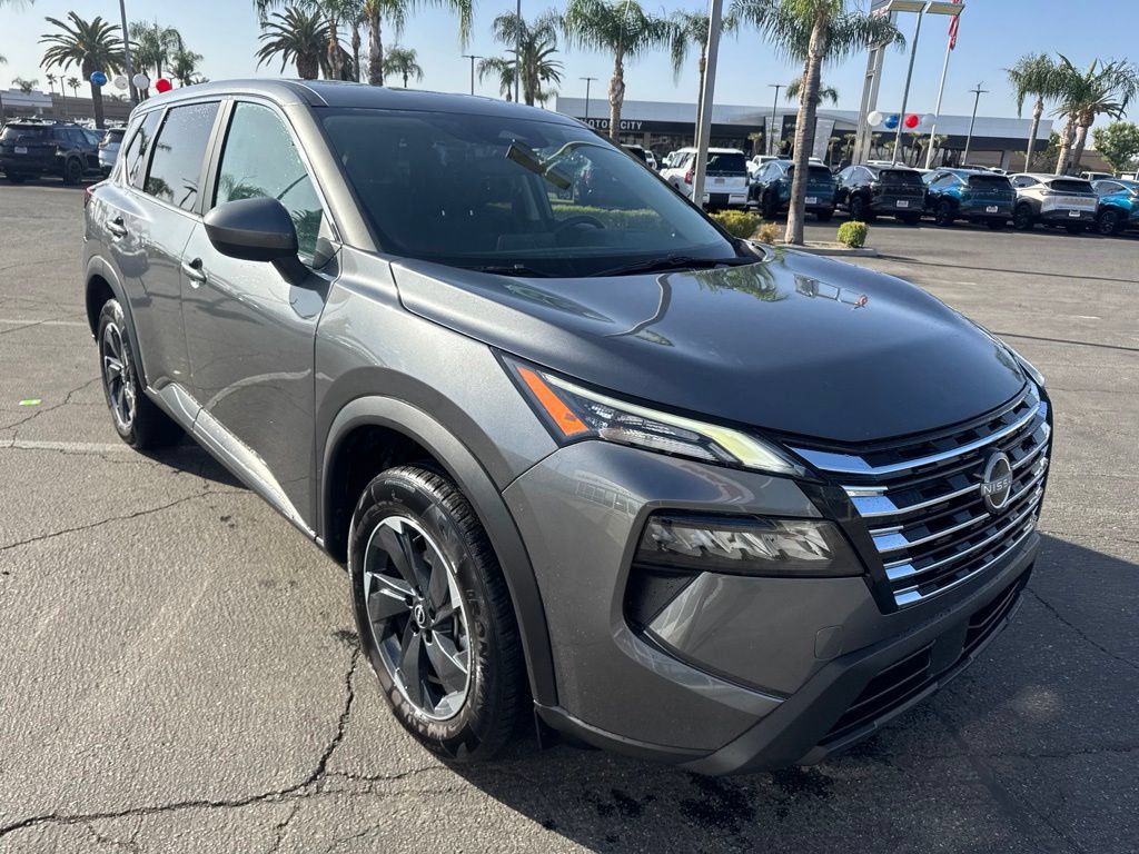 Used 2026 Nissan Rogue SV AWD/4WD image 5