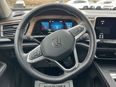 Used 2024 Volkswagen Atlas SE image 22