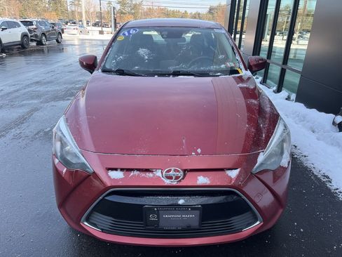 Used 2016 Scion iA image 3