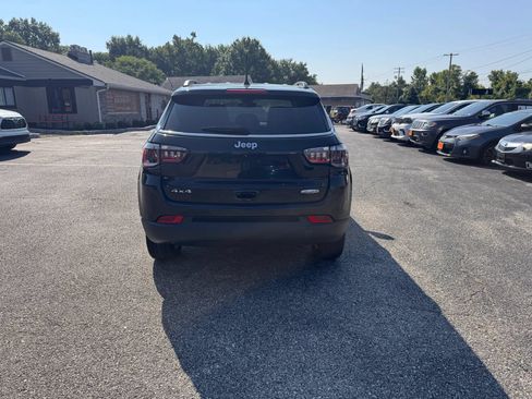 Used 2022 Jeep Compass Latitude AWD/4WD image 4