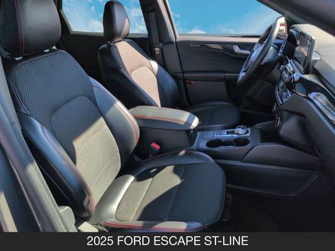 Used 2025 Ford Escape ST-Line image 15