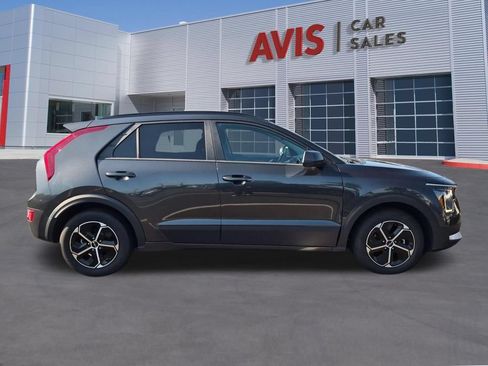 Used 2025 Kia Niro LX FWD image 5