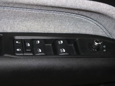 Used 2022 Jeep Compass Latitude w/ Convenience Group AWD/4WD image 9