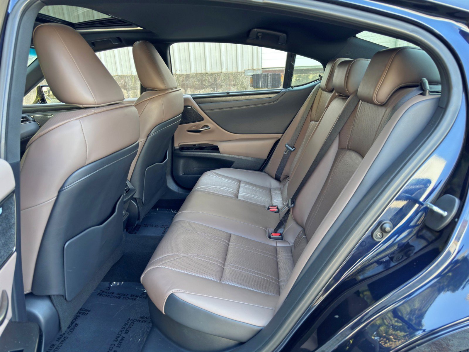 Used 2024 Lexus ES 300h Ultra Luxury w/ Accessory Package (Z2) FWD image 46