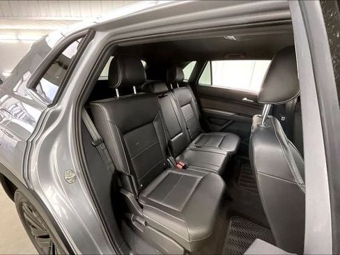 Used 2022 Volkswagen Atlas Cross Sport SE AWD/4WD image 18