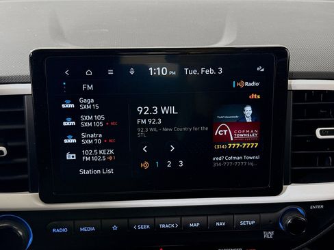 Used 2023 Hyundai Venue Limited image 14