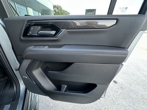 New 2026 GMC Yukon XL Elevation w/ LPO, Floor Liner Package image 24