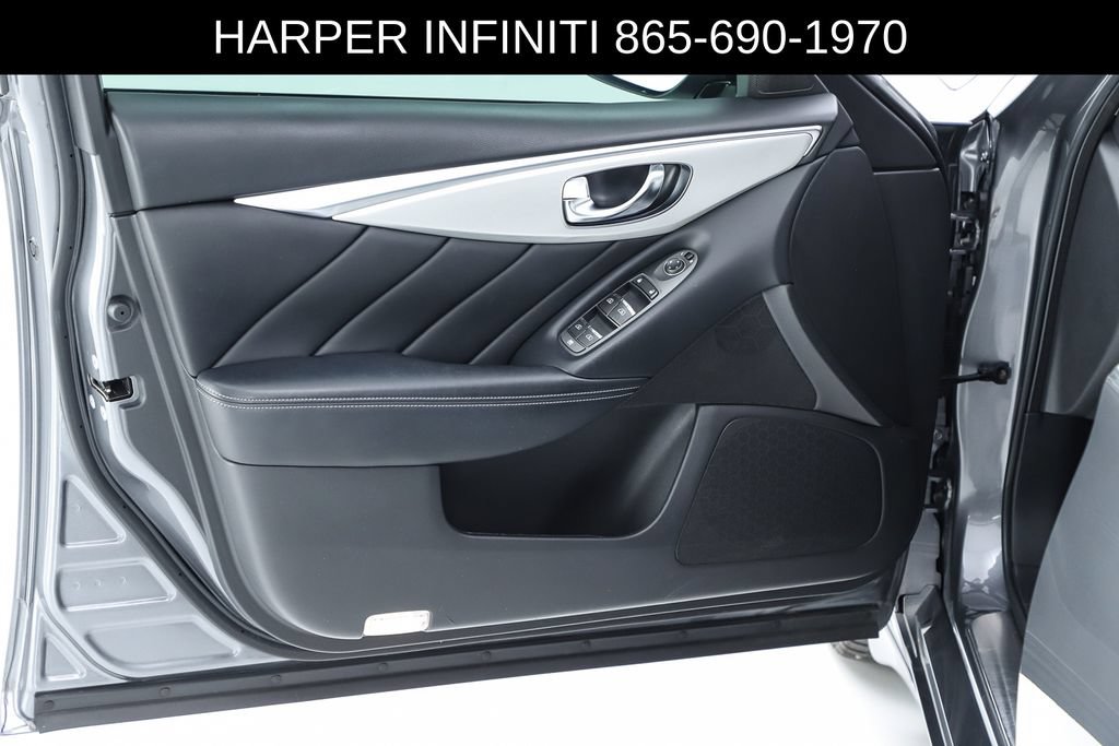Used 2019 INFINITI Q50 Luxe w/ Essential Package (3.0T Luxe) AWD/4WD image 19