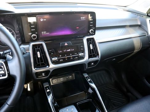 Used 2022 Kia Sorento SX image 27