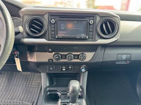 Used 2019 Toyota Tacoma SR5 RWD image 11