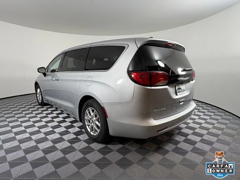 Used 2023 Chrysler Voyager LX FWD image 12