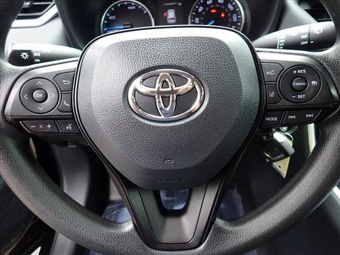 Used 2022 Toyota RAV4 LE AWD/4WD image 13