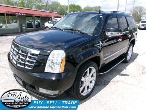 Used 2011 Cadillac Escalade Luxury image 1