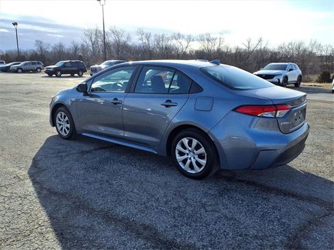 Used 2025 Toyota Corolla LE image 28