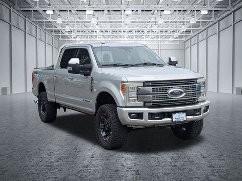 Used 2017 Ford F350 Platinum w/ Platinum Ultimate Package AWD/4WD image 7