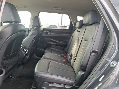 Certified 2024 Kia Sorento S image 11