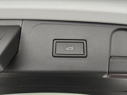 New 2026 Volkswagen Atlas SE FWD image 39