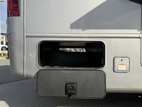 Used 2021 Ford F550 4x4 Regular Cab Super Duty w/ XLT Value Package image 34