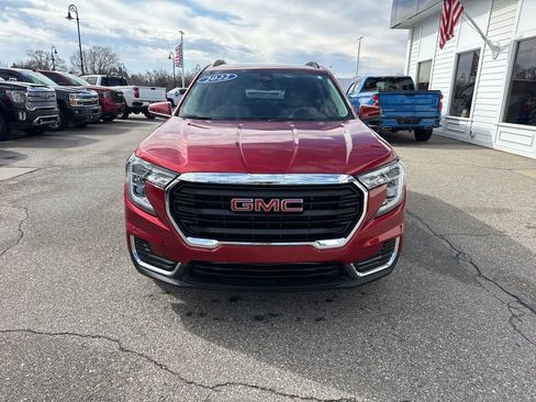 Certified 2022 GMC Terrain SLE w/ Driver Convenience Package image 2