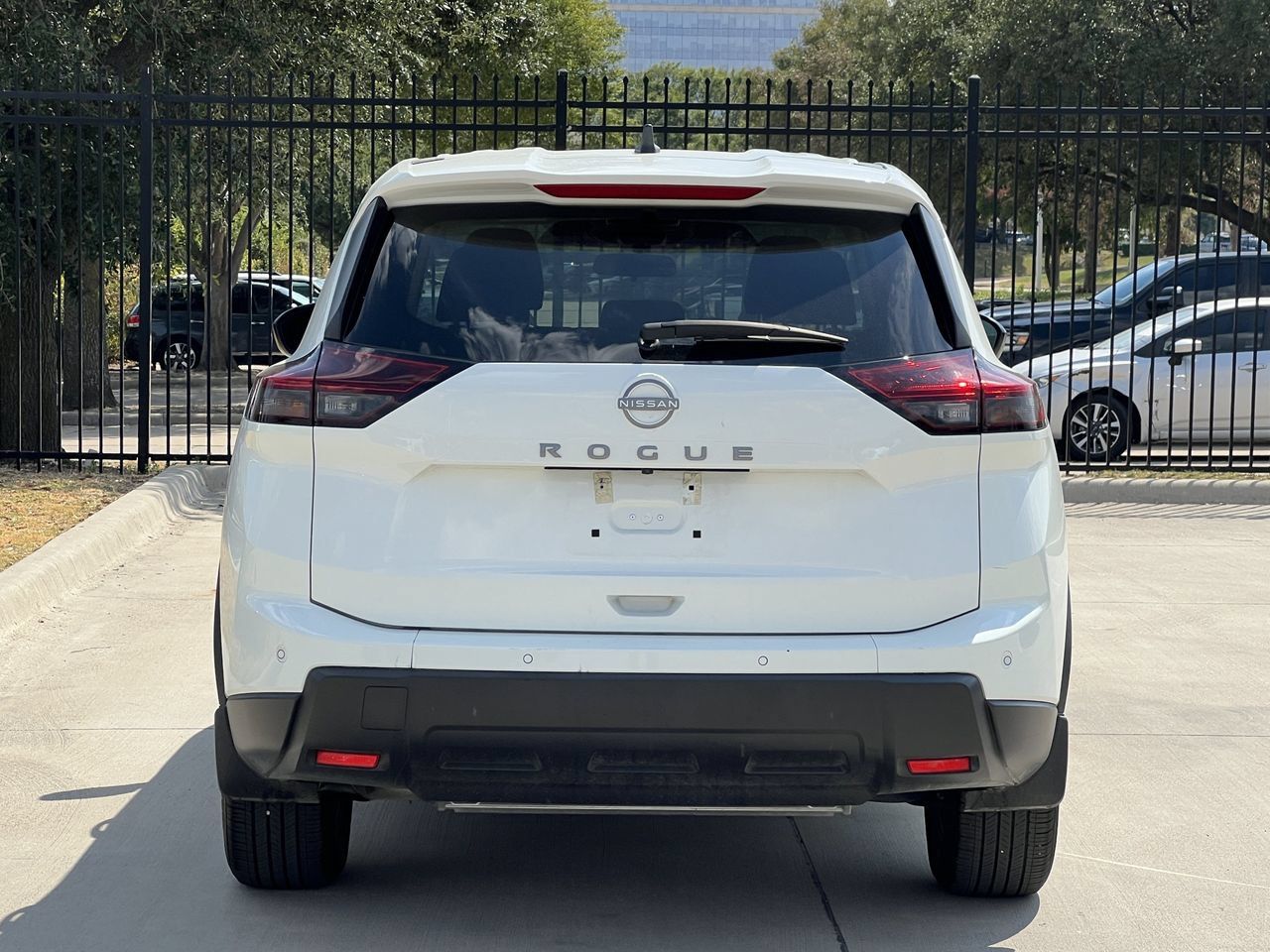 Used 2026 Nissan Rogue S FWD image 4