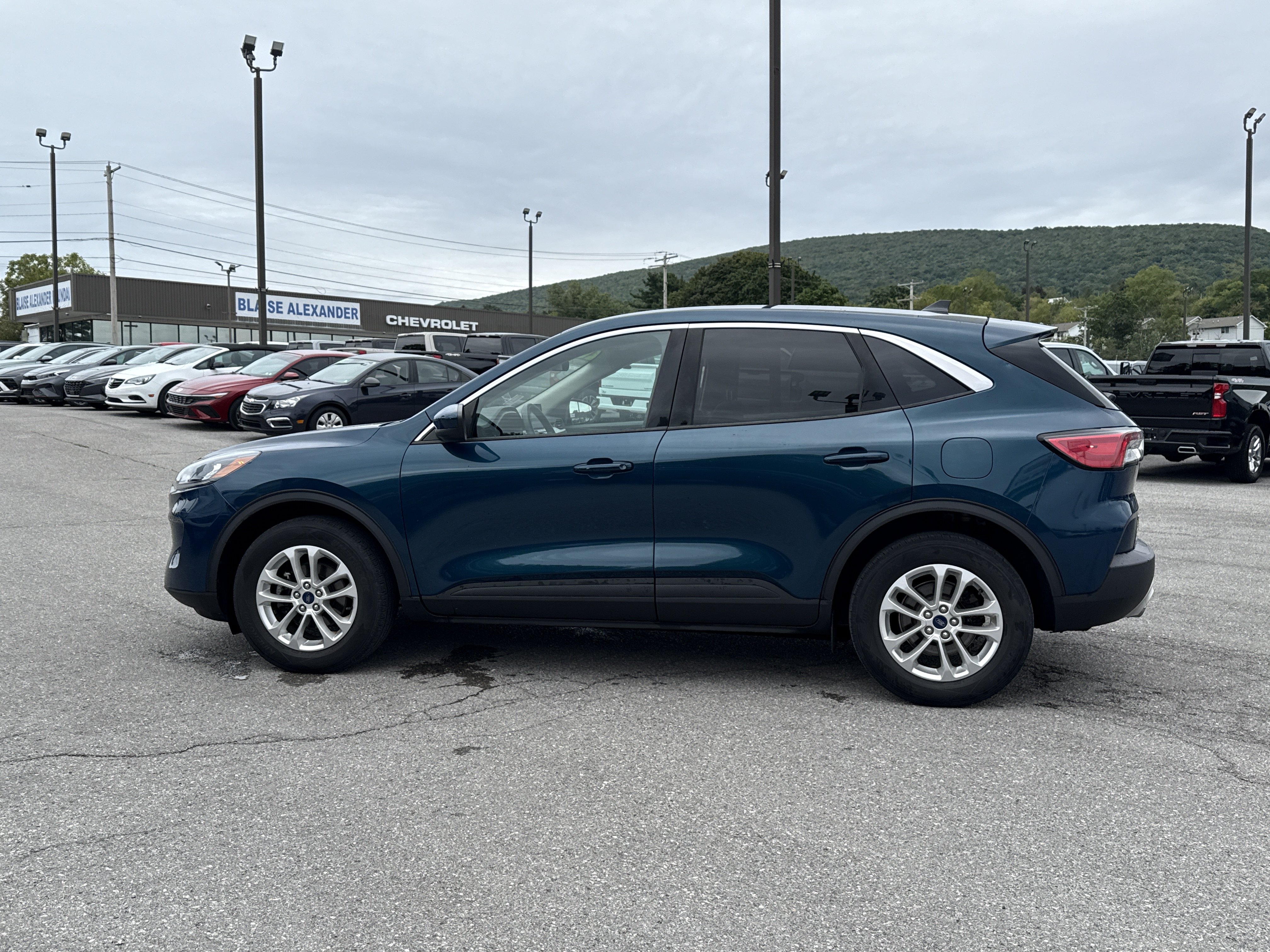 Used 2020 Ford Escape SE AWD/4WD image 6