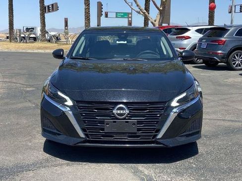 Used 2025 Nissan Altima 2.5 SV FWD image 3