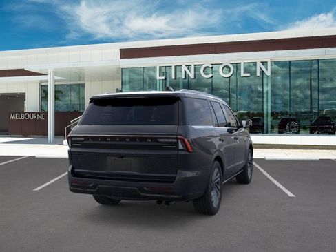 New 2026 Lincoln Navigator Reserve AWD/4WD image 8