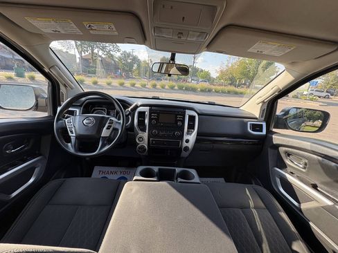 Used 2018 Nissan Titan SV AWD/4WD image 20
