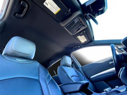 Used 2023 Cadillac XT4 Premium Luxury image 17