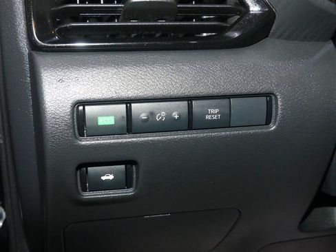 Used 2025 Nissan Sentra SV FWD image 28