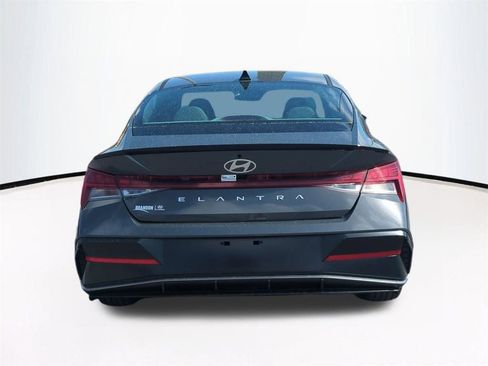 New 2026 Hyundai Elantra SEL Sport image 6