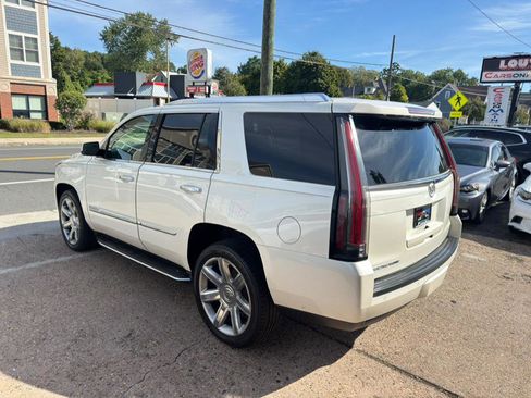 Used 2015 Cadillac Escalade Luxury image 5
