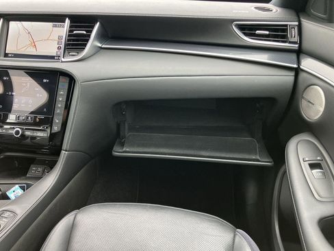 Used 2023 INFINITI QX50 Sport image 18