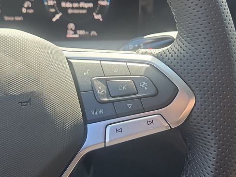New 2026 Volkswagen Tiguan SE R-Line AWD/4WD image 14
