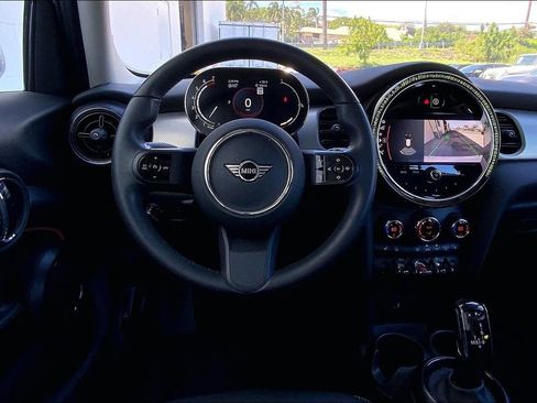 Certified 2024 MINI Cooper 4-Door Hardtop FWD image 6