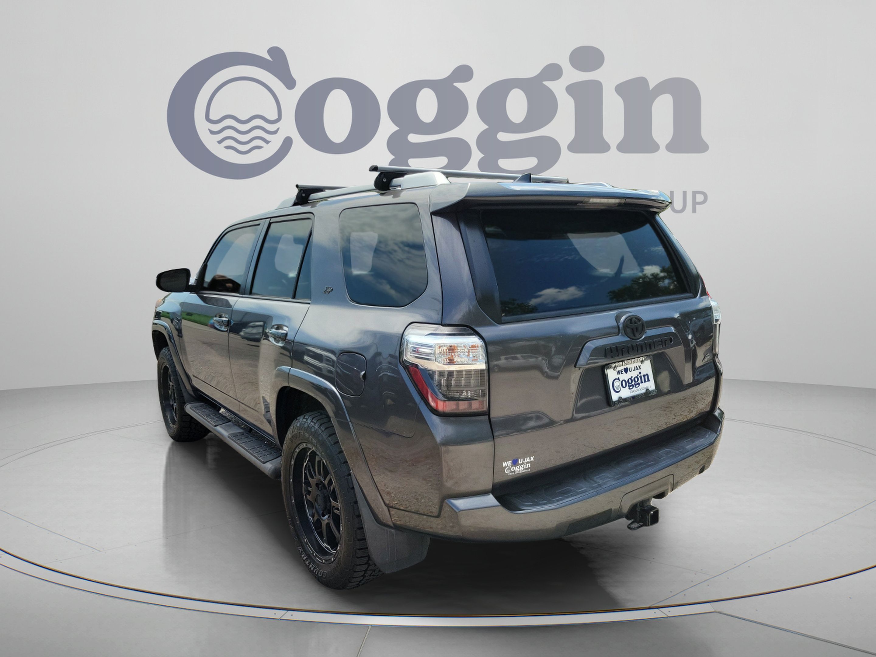 Used 2016 Toyota 4Runner SR5 RWD image 2